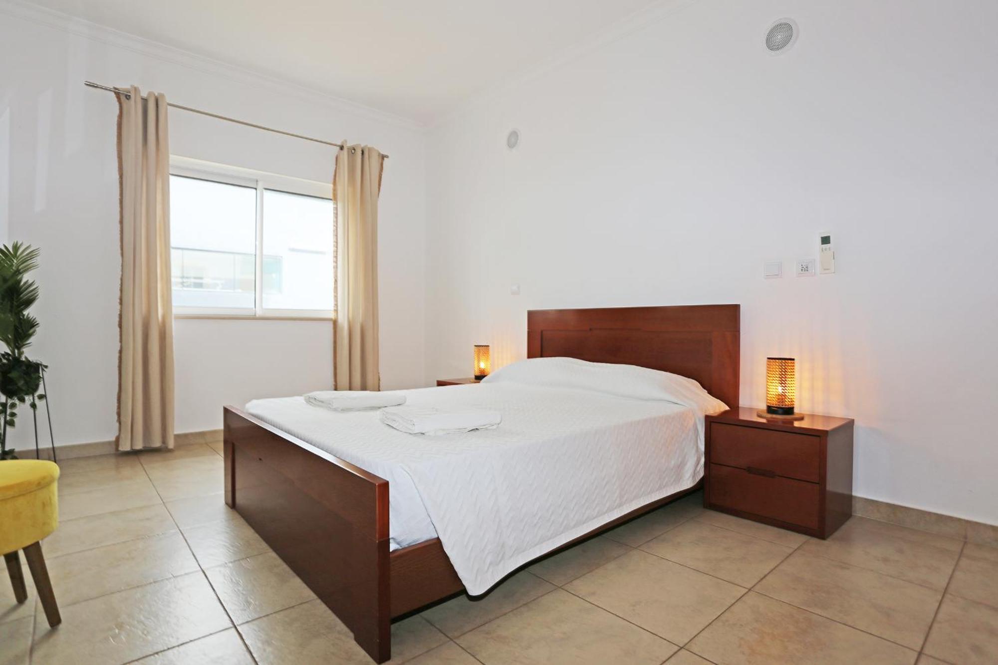 לאגוּ‏ש A04 - Large Modern 1 Bed Apartment With Pool מראה חיצוני תמונה